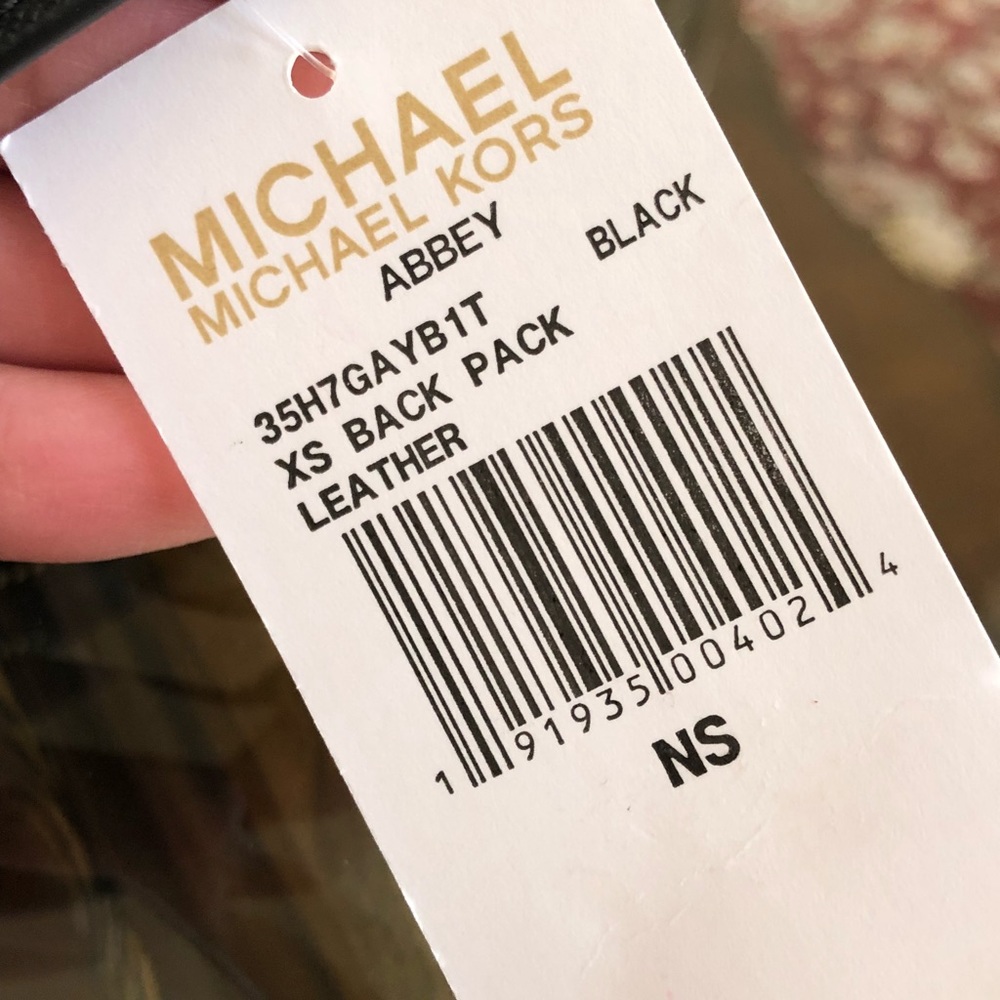 Authentic Michael Kors xsmall abbey back pack - Picture 3 of 8